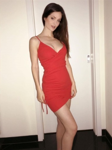 Escort Model Lousdotter, Pyes Pa - 8839