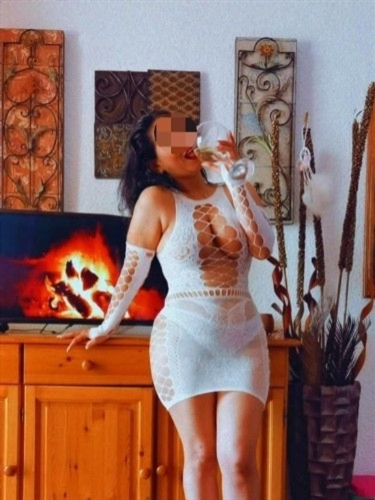 Escort Model Mariandel, Highland Park - 3588