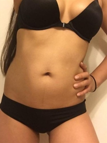 Muzijeta, escort in Kilbirnie - 15819