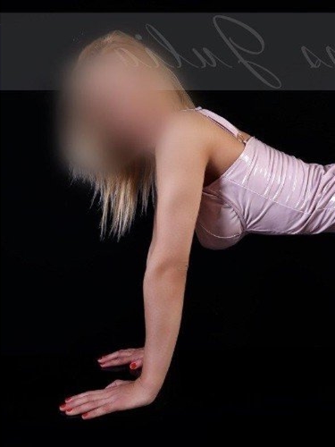 Escort Taharin, Birkenhead - 9143